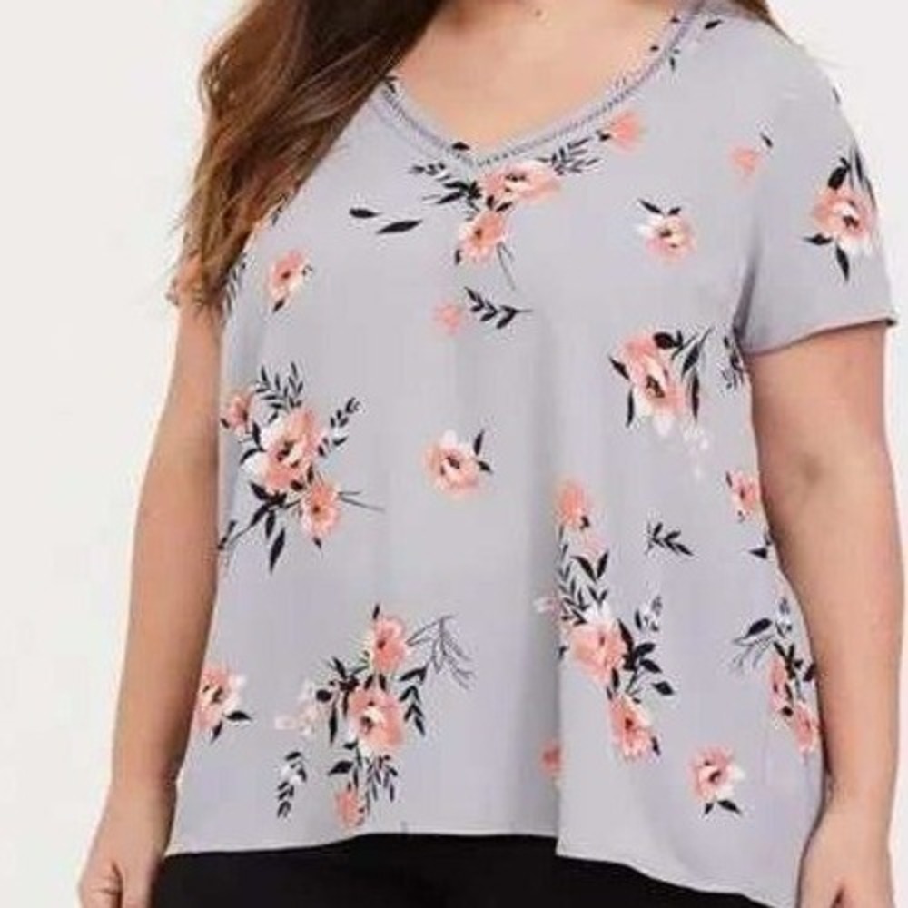 Torrid Gray Floral V Neck High Low Lightweight Semi Sheer Blouse Top Size 00